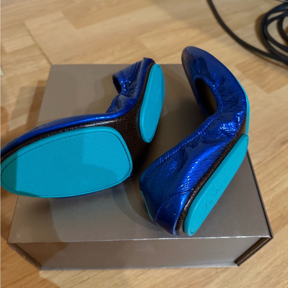 Tieks size 8, new, metallic blue, never worn
